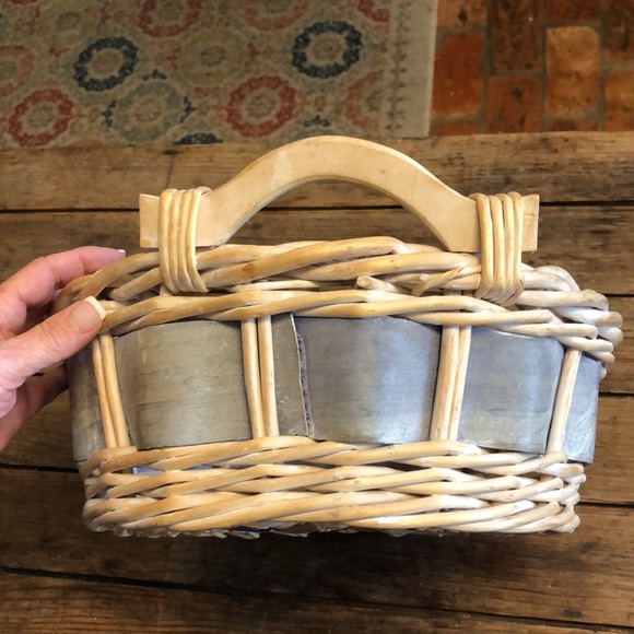 Handled Basket 13" x 6" - Picture 3 of 7